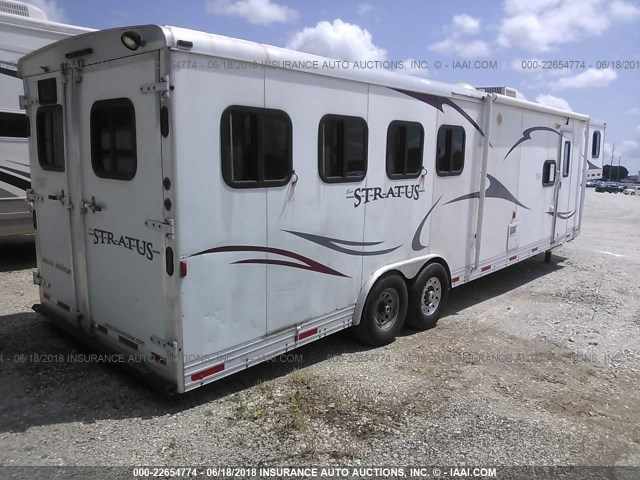 43B08282791000117 - 2009 BISON STRATUS HORSE TRAILER  WHITE photo 4