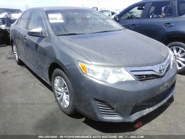 4T4BF1FK2DR333631 - 2013 TOYOTA CAMRY L/SE/LE/XLE 灰色 照片 1