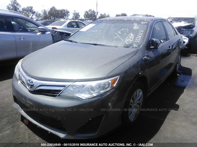 4T4BF1FK2DR333631 - 2013 TOYOTA CAMRY L/SE/LE/XLE GRAY photo 2