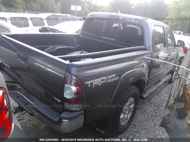 3TMLU4EN6EM134898 - 2014 TOYOTA TACOMA DOUBLE CAB GRAY photo 4