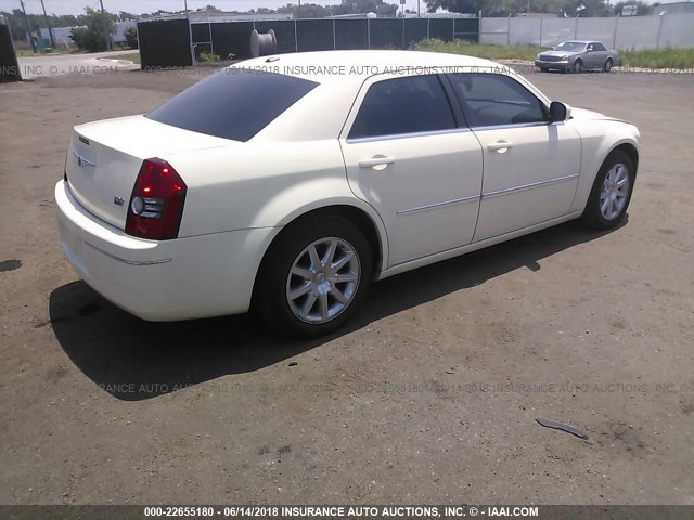 2C3LA53V09H565148 - 2009 CHRYSLER 300 TOURING WHITE photo 4