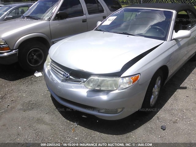 2T1FF28P72C596688 - 2002 TOYOTA CAMRY SOLARA SE/SLE ვერცხლისფერი ფოტო 6