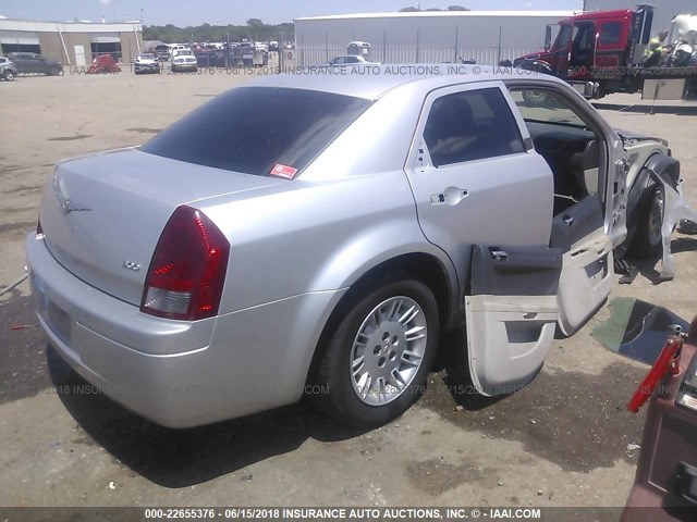 2C3KA43R76H484491 - 2006 CHRYSLER 300 SILVER photo 4