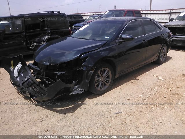 4T1BF1FK2GU135176 - 2016 TOYOTA CAMRY LE/XLE/SE/XSE BLACK photo 2