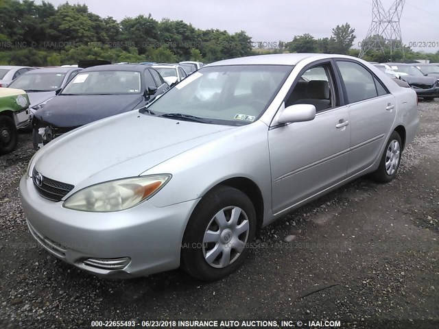 JTDBE32K830235258 - 2003 TOYOTA CAMRY LE/XLE SILVER photo 2