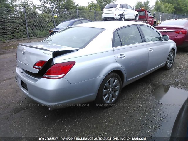 4T1BK36B15U013672 - 2005 TOYOTA AVALON XL/XLS/TOURING/LIMITED SILVER photo 4