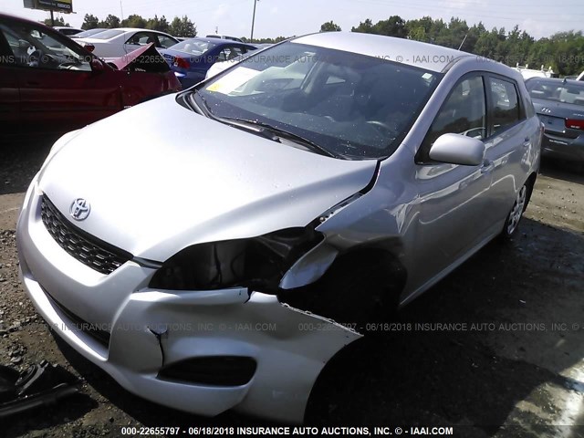 2T1KU40E19C087085 - 2009 TOYOTA COROLLA MATRIX  SILVER photo 2