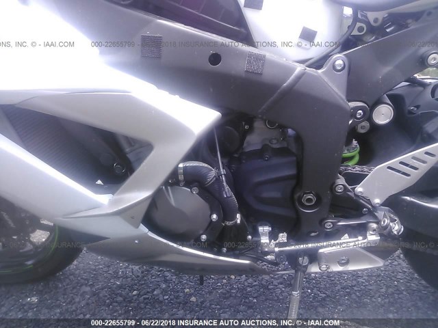 JKBZXJE19HA025548 - 2017 KAWASAKI ZX636 E WHITE photo 9