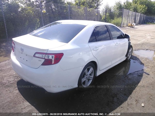 4T1BF1FK4EU378971 - 2014 TOYOTA CAMRY L/SE/LE/XLE 白色 照片 4