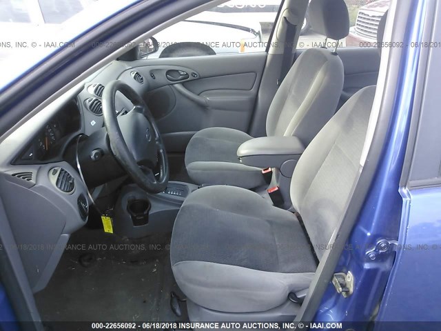 1FAFP34Z33W229540 - 2003 FORD FOCUS SE COMFORT/SE SPORT BLUE photo 5