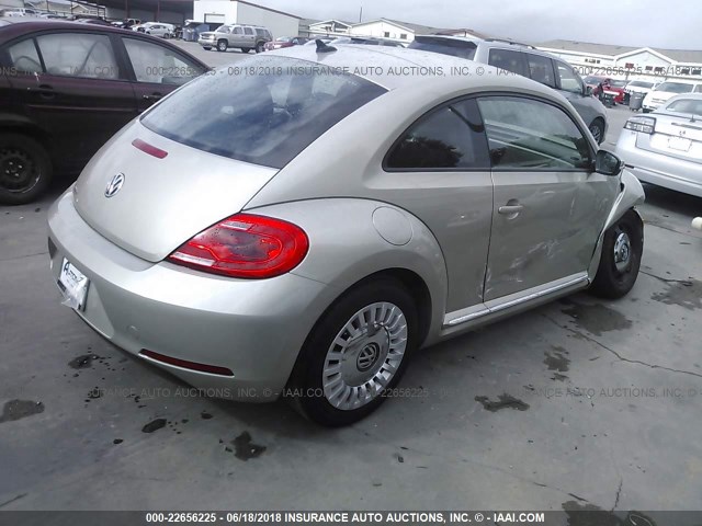 3VWJ07AT4EM660100 - 2014 VOLKSWAGEN BEETLE TAN photo 4