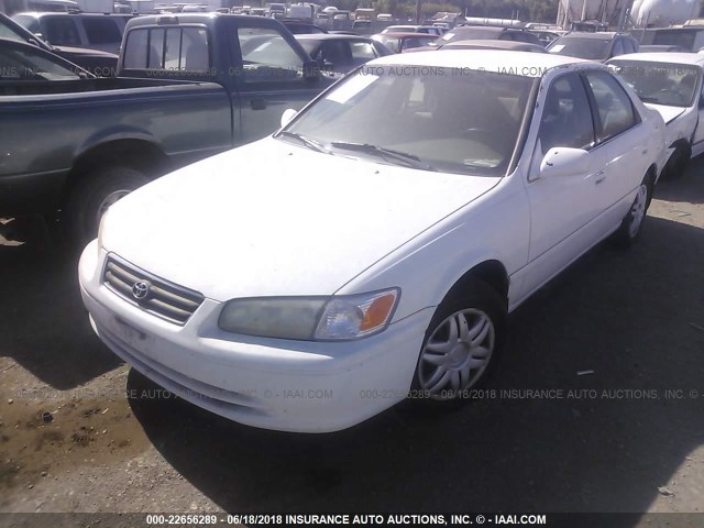 4T1BG22K3YU977759 - 2000 TOYOTA CAMRY CE/LE/XLE WHITE photo 2