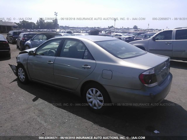 4T1BE32K05U968007 - 2005 TOYOTA CAMRY LE/XLE/SE ნაცრისფერი ფოტო 3