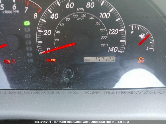 4T1BE32K05U968007 - 2005 TOYOTA CAMRY LE/XLE/SE ნაცრისფერი ფოტო 7