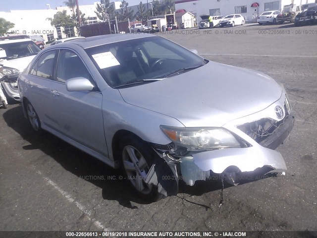4T1BF3EK6BU616196 - 2011 TOYOTA CAMRY SE/LE/XLE 银色 照片 1