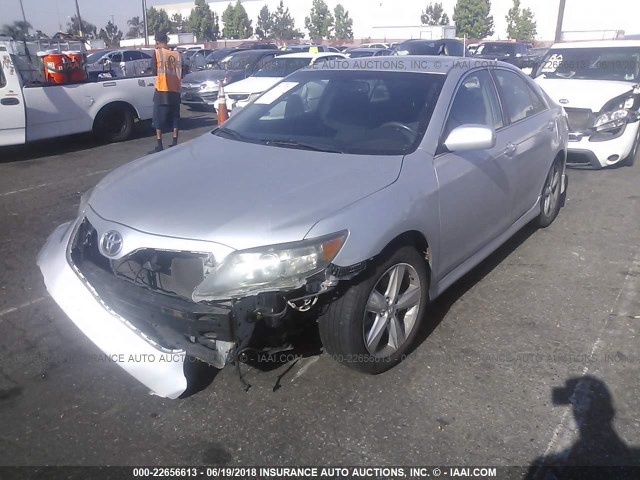 4T1BF3EK6BU616196 - 2011 TOYOTA CAMRY SE/LE/XLE 银色 照片 2