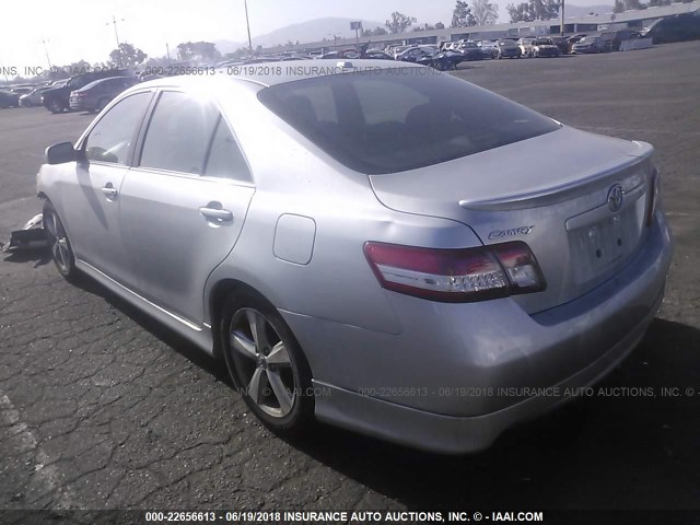 4T1BF3EK6BU616196 - 2011 TOYOTA CAMRY SE/LE/XLE 银色 照片 3