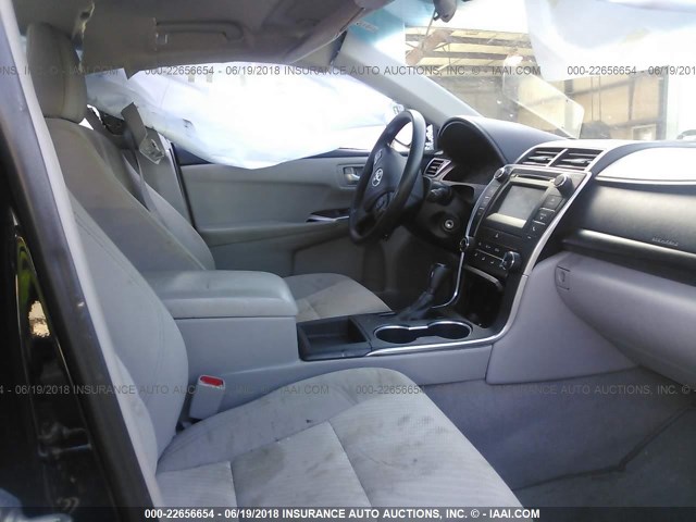 4T1BF1FK4FU080860 - 2015 TOYOTA CAMRY LE/XLE/SE/XSE BLACK photo 5
