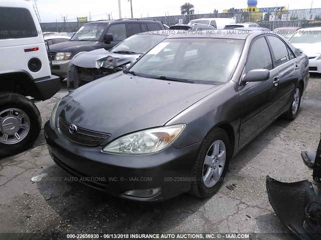 JTDBF30K420005215 - 2002 TOYOTA CAMRY LE/XLE/SE 灰色 照片 2