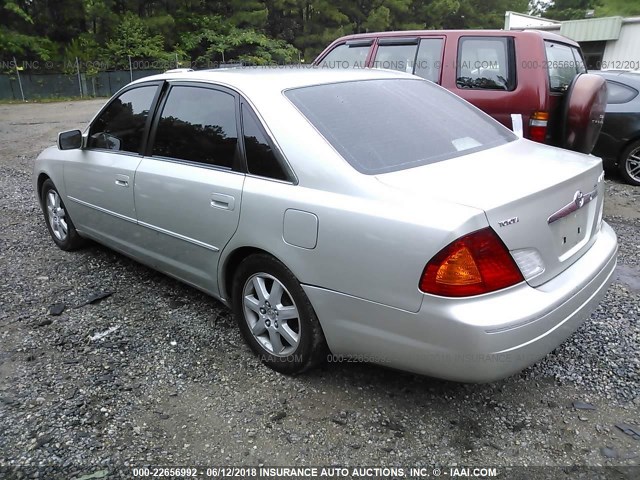 4T1BF28B3YU011308 - 2000 TOYOTA AVALON XL/XLS SILVER photo 3