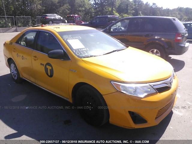 4T1BD1FK3CU048001 - 2012 TOYOTA CAMRY HYBRID/LE/XLE 黄色 照片 1
