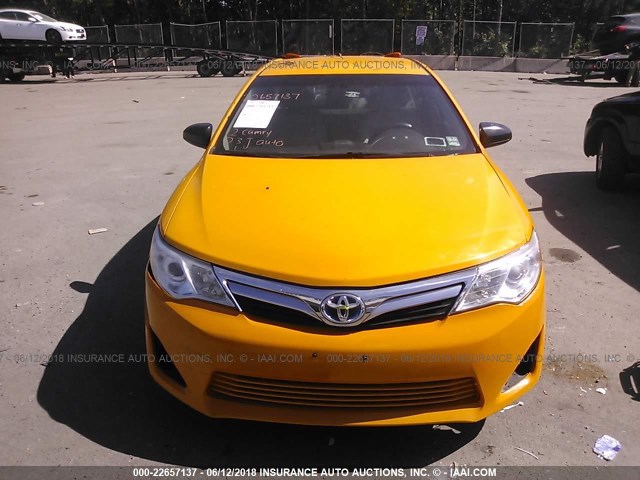 4T1BD1FK3CU048001 - 2012 TOYOTA CAMRY HYBRID/LE/XLE 黄色 照片 6