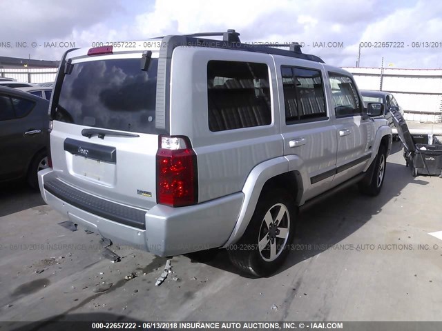 1J8HH48N68C156582 - 2008 JEEP COMMANDER SPORT SILVER photo 4