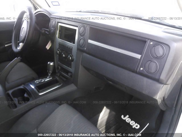 1J8HH48N68C156582 - 2008 JEEP COMMANDER SPORT ვერცხლისფერი ფოტო 5