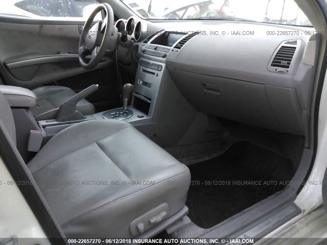 1N4BA41E85C825710 - 2005 NISSAN MAXIMA SE/SL WHITE photo 5