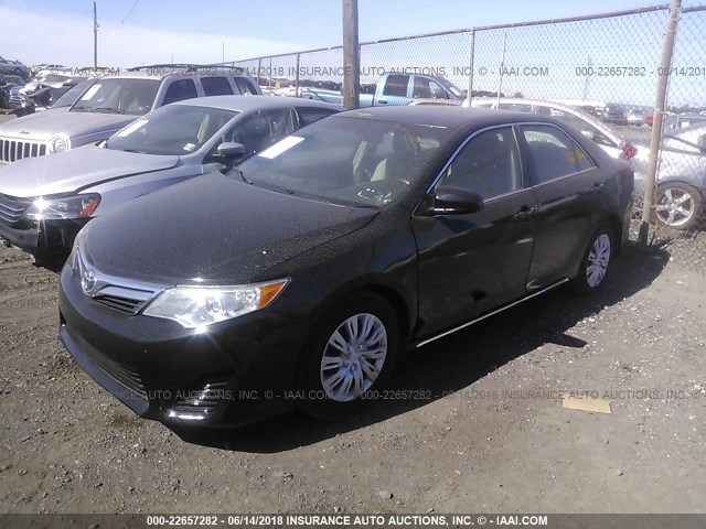 4T1BD1FK6EU098636 - 2014 TOYOTA CAMRY HYBRID/LE/XLE BLACK photo 2