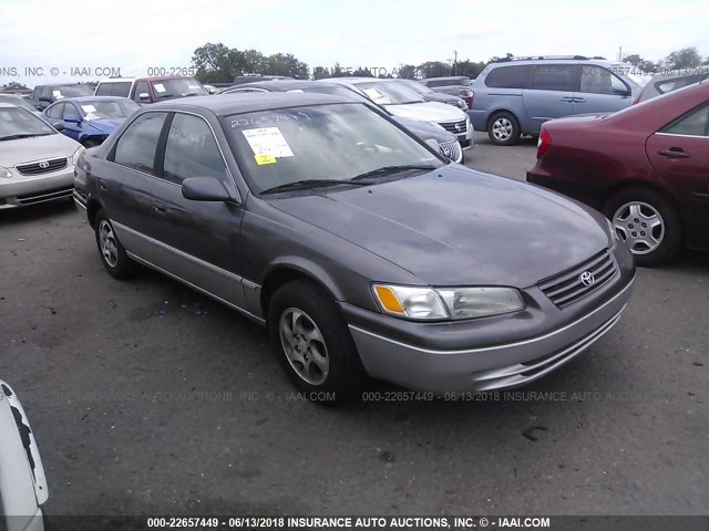 4T1BG22K0XU868142 - 1999 TOYOTA CAMRY CE/LE/XLE 灰色 照片 1