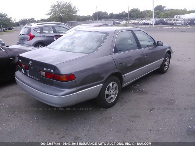 4T1BG22K0XU868142 - 1999 TOYOTA CAMRY CE/LE/XLE 灰色 照片 4