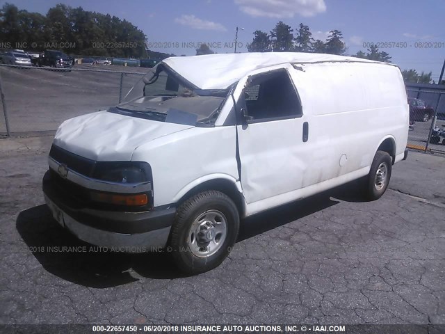 1GCWGFCF1F1106839 - 2015 CHEVROLET EXPRESS G2500  WHITE photo 2