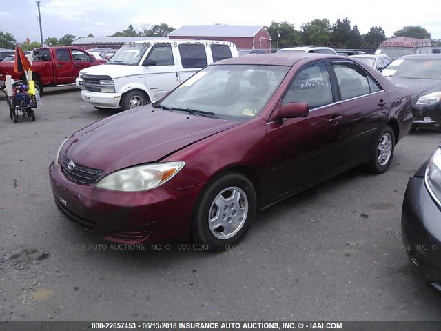 4T1BF32K82U010953 - 2002 TOYOTA CAMRY LE/XLE/SE ბურგუნდია ფოტო 2