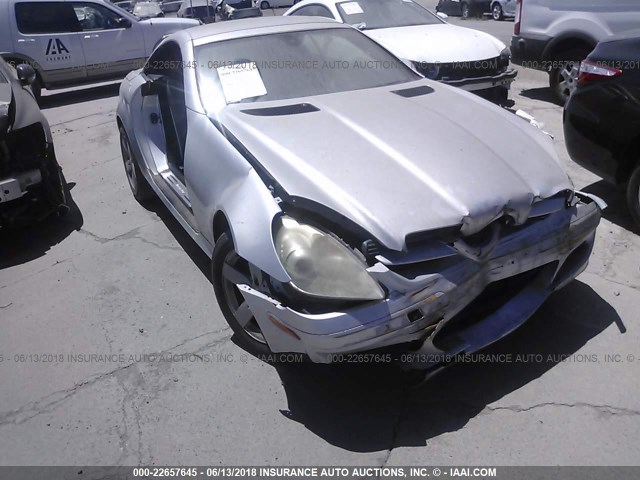 WDBWK54F98F181607 - 2008 MERCEDES-BENZ SLK 280 SILVER photo 1