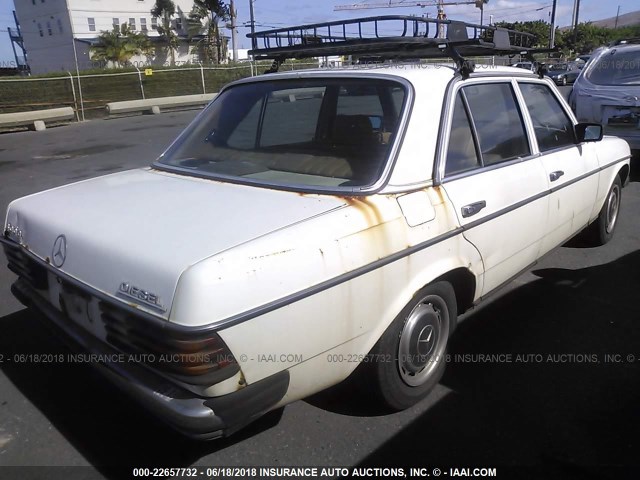 WDB12312310294908 - 2001 MERCEDES-BENZ 4 DOOR  WHITE photo 4