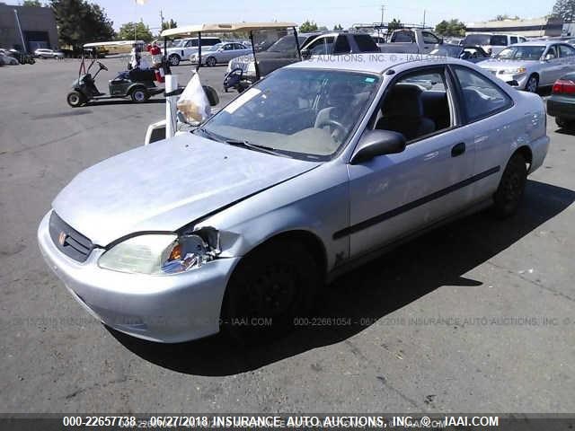 1HGEJ6228YL131161 - 2000 HONDA CIVIC DX SILVER photo 2