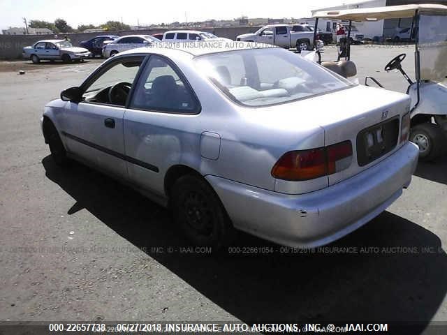 1HGEJ6228YL131161 - 2000 HONDA CIVIC DX SILVER photo 3