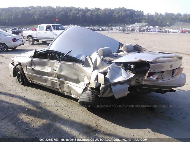 4T1BG22K0YU945321 - 2000 TOYOTA CAMRY CE/LE/XLE ოქროსფერი ფოტო 3