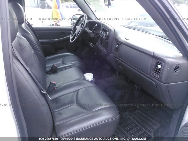 1GCEC14X87Z156089 - 2007 CHEVROLET SILVERADO C1500 CLASSIC WHITE photo 5