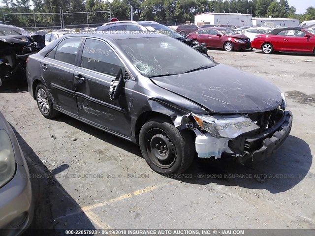 4T1BF1FK9EU332228 - 2014 TOYOTA CAMRY L/SE/LE/XLE 灰色 照片 1