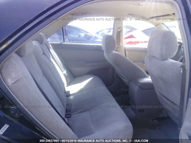 4T1BF30K02U006754 - 2002 TOYOTA CAMRY LE/XLE/SE შავი ფოტო 8