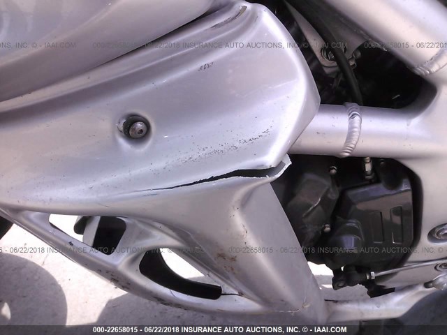 JS1VP52AX22103853 - 2002 SUZUKI SV650 S SILVER photo 9