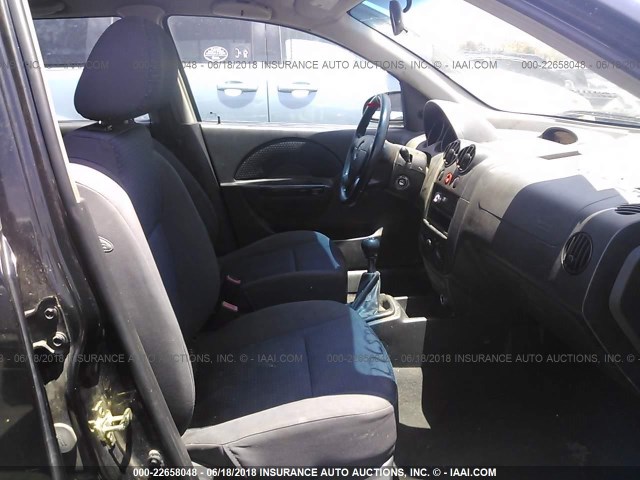 KL1TD66686B590873 - 2006 CHEVROLET AVEO LS BLACK photo 5