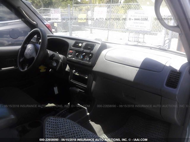 5N1ED28T3YC609609 - 2000 NISSAN XTERRA XE/SE SILVER photo 5