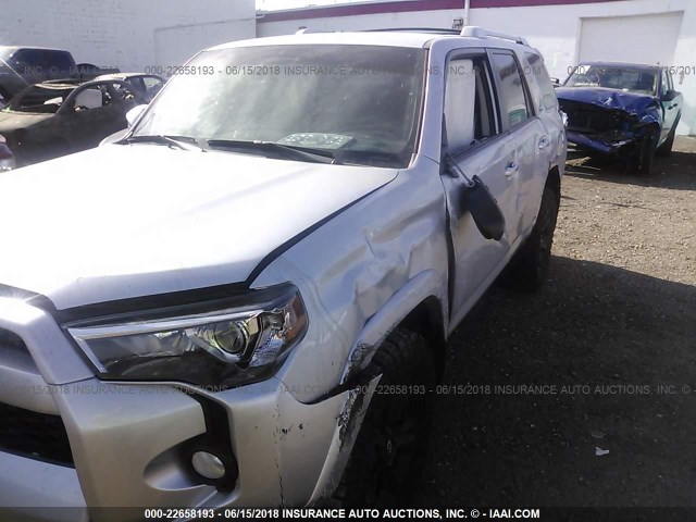 JTEBU5JR3F5247012 - 2015 TOYOTA 4RUNNER SR5/LIMITED/TRAIL/TRD PRO SILVER photo 6