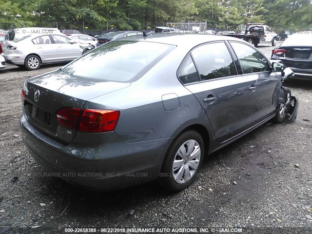 3VWD17AJ4EM267349 - 2014 VOLKSWAGEN JETTA SE GRAY photo 4