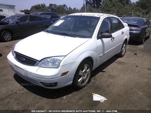 1FAHP34N57W170101 - 2007 FORD FOCUS ZX4/S/SE/SES WHITE photo 2