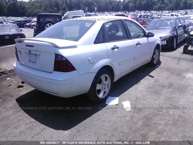 1FAHP34N57W170101 - 2007 FORD FOCUS ZX4/S/SE/SES 白色 照片 4