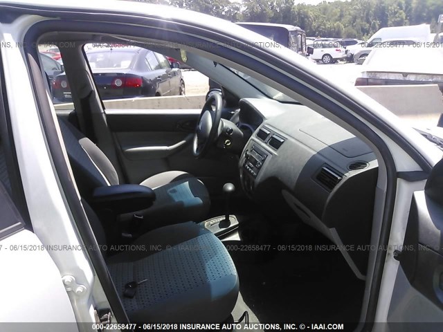 1FAHP34N57W170101 - 2007 FORD FOCUS ZX4/S/SE/SES 白色 照片 5